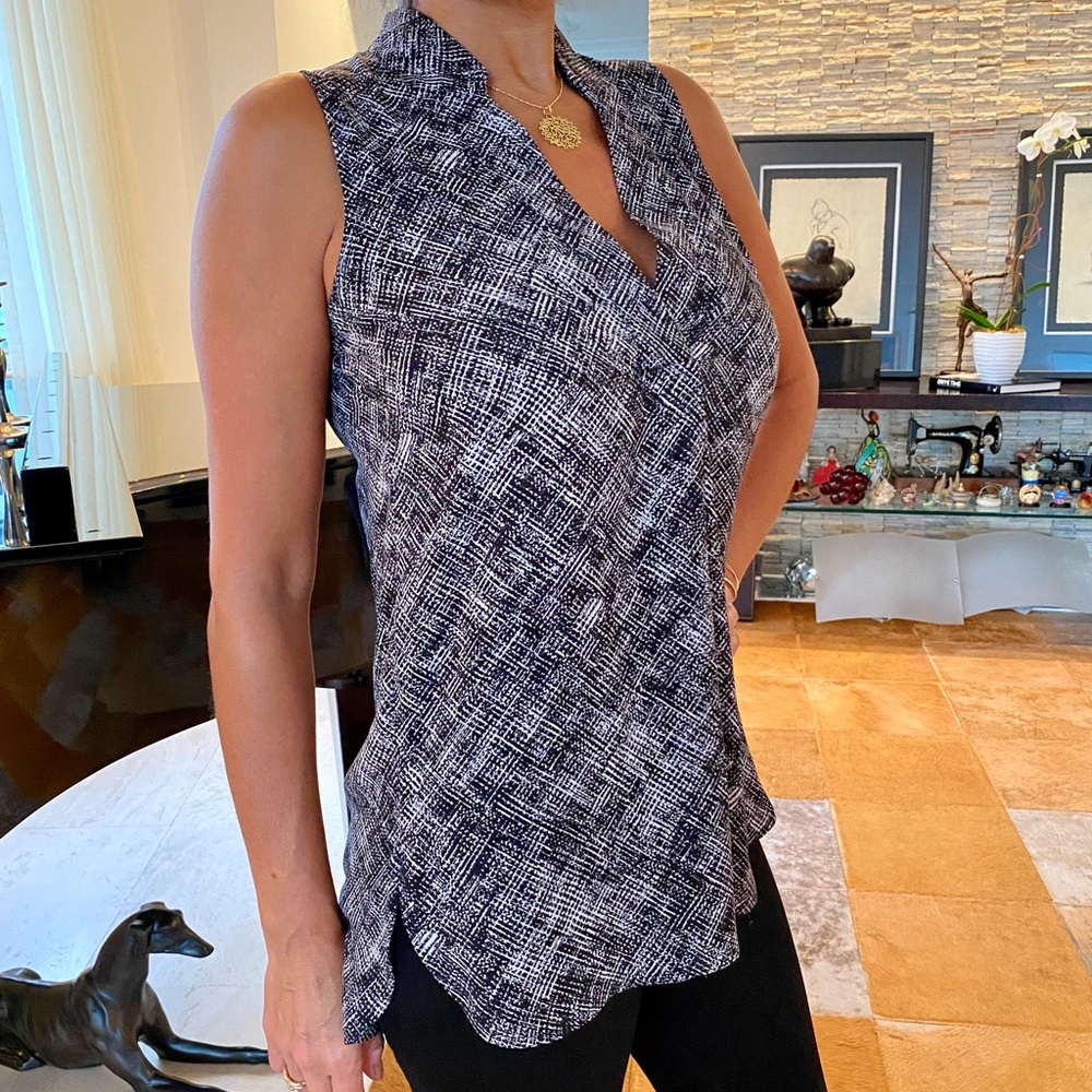 BANANA REPUBLIC BLACK & WHITE BLOUSE